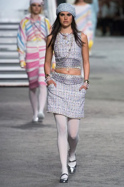 Look 32